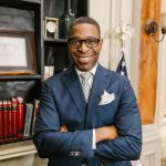 Как банкротство помогает избавиться от долгов по штрафам и коммуналке