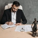 Как проходит банкротство физлица с долгами по штрафам и налогами