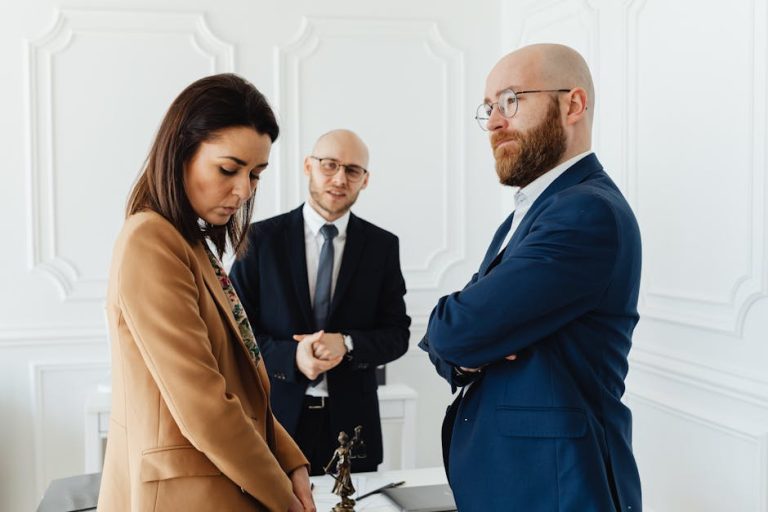 Как проходит банкротство для сотрудников философии в России